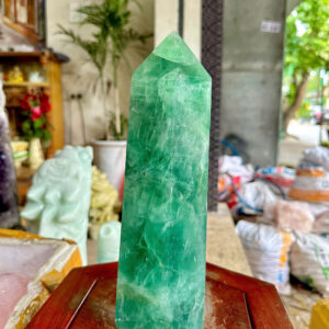 trụ đá thạch anh