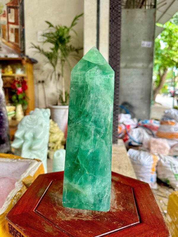 trụ đá thạch anh